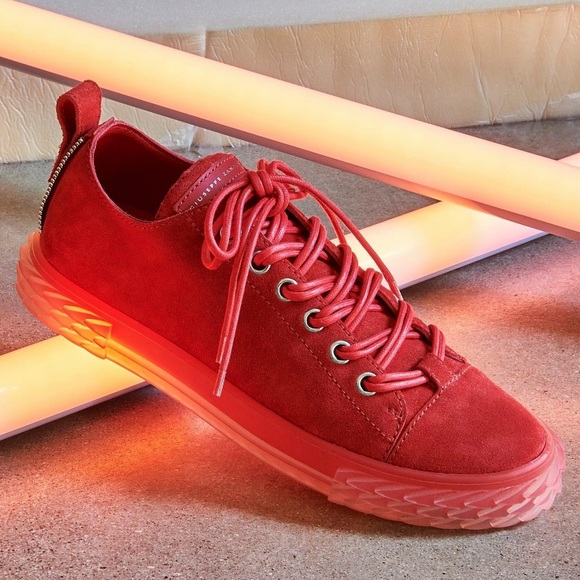 ⭐️giuseppe zanotti BNIB red suede lowtops